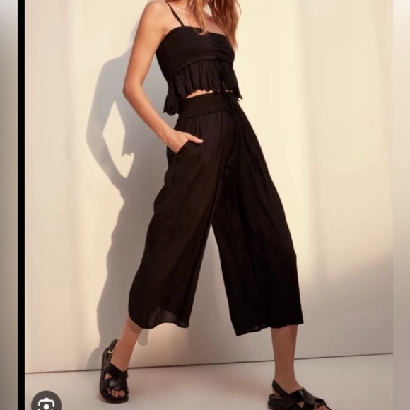 Wilfred Pants - Aritzia Wilfred Nanterre Wide Leg Flowy Cropped Black Pant Size L
